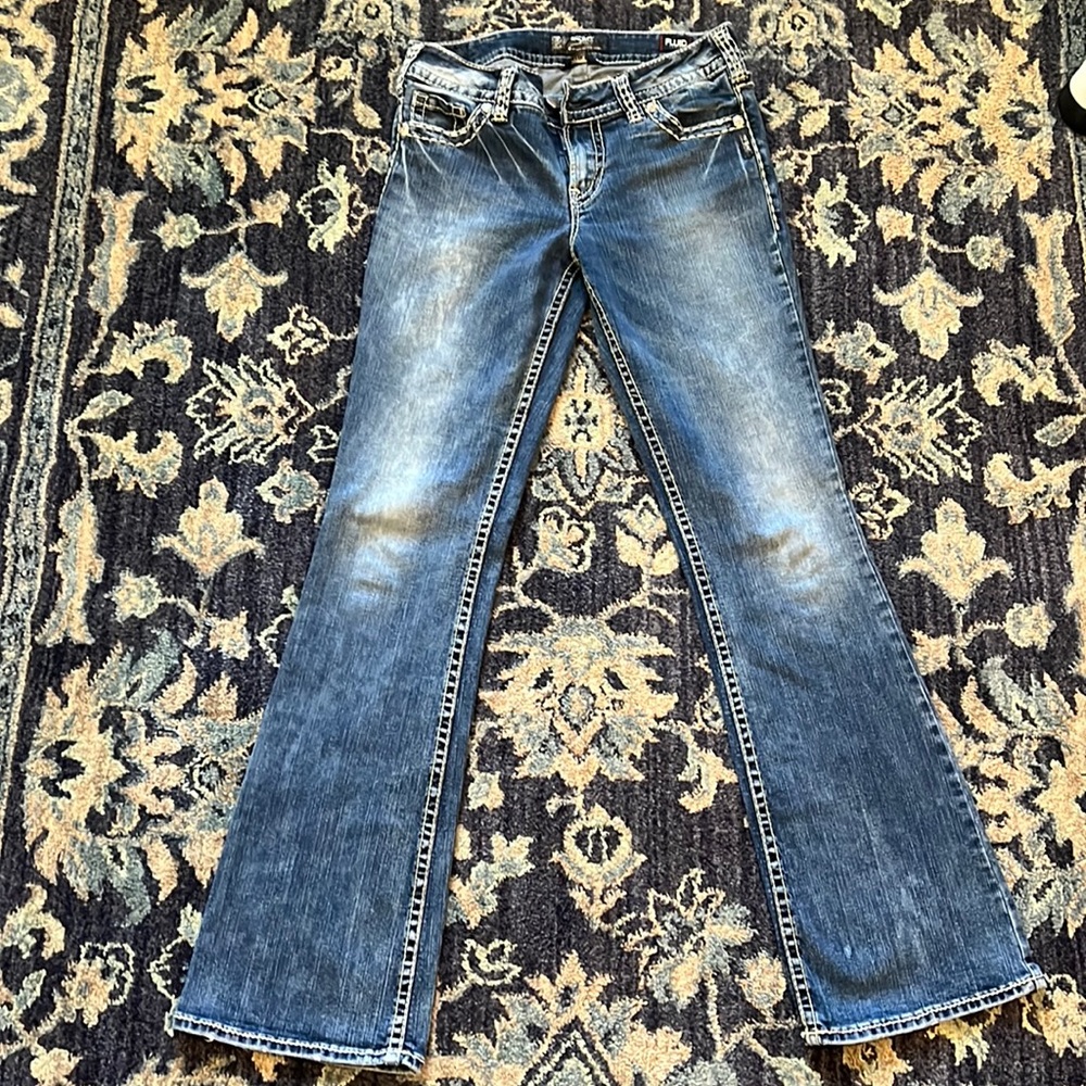 Silver Jeans Suki Mid Boot. Size 31/33.  Stretch jean.